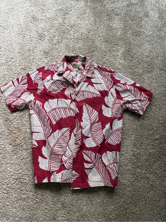 Hilo Hattie Other - Hilo Hattie Red and Cream Tropical Leaf Camp Shirt